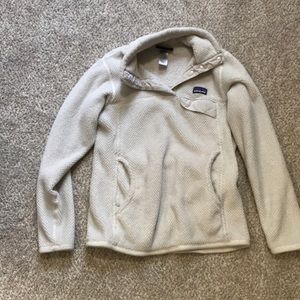 Patagonia xs pull over white fleece.